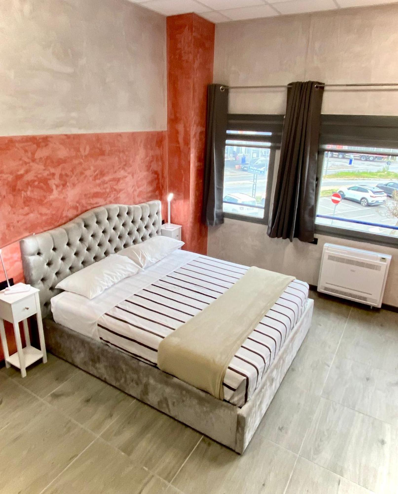 Hotel Tech Brembate Exteriér fotografie