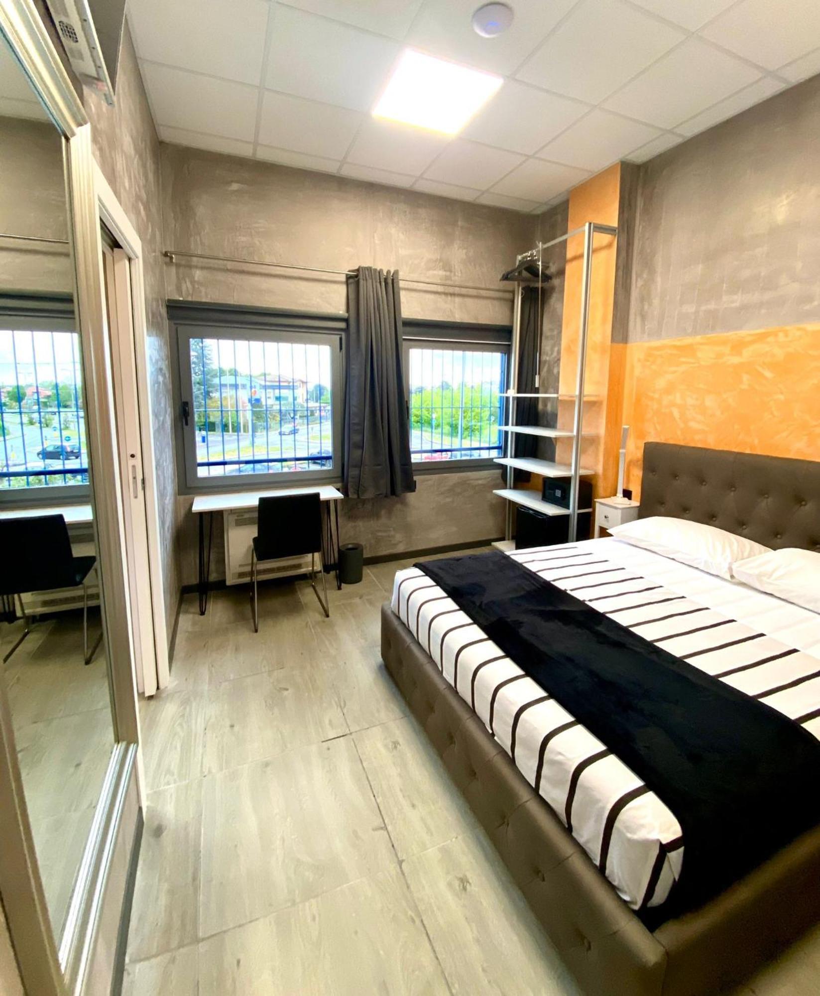 Hotel Tech Brembate Exteriér fotografie